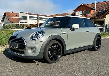 Mini Cooper /JCW Felgen/Service Paket/SHZ/S+W Reifen