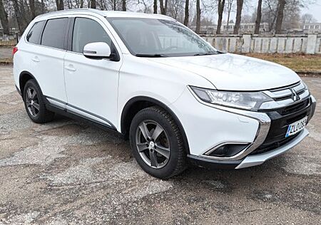 Mitsubishi Outlander 2.2 DI-D Top ClearTec 4WD Top