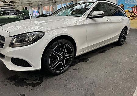 Mercedes-Benz C 220 Mercedes Benz C Klasse 220 d 4MATIC T Autom. -