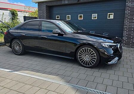 Mercedes-Benz E 220 d AMG Line Advanced/2xAMG+Panor.+Kamera