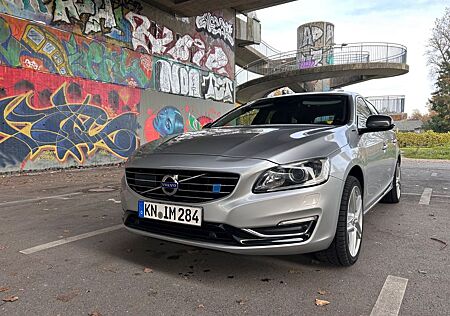 Volvo V60 D6 TWIN ENGINE Plug-in-Hybrid Summum inskrip
