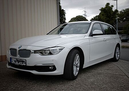BMW 320i Touring Luxury Line Auto Luxury Line