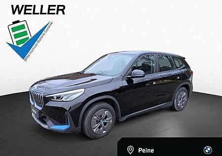 BMW iX1 xDrive30 LivePlus RFK LED SHZ Tempo AdapMFwk