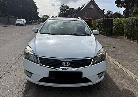 Kia Cee'd Sportswagon 1.4 CVVT Dream-Team Sporty...