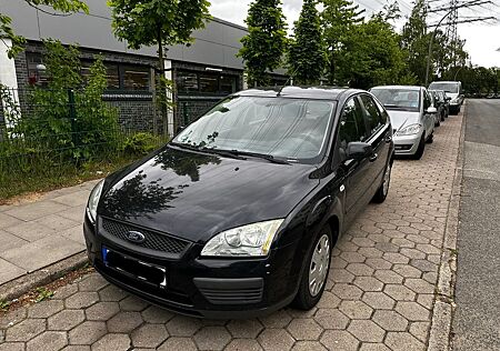 Ford Focus 1.6 TÜV bis 04/26