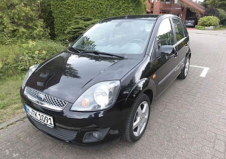 Ford Fiesta Ghia 1.4 16V 80 PS TÜV 10/26 Klima AHK