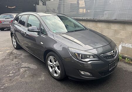 Opel Astra Sports Tourer 1.7 CDTI 150 Jahre Navi Xeno