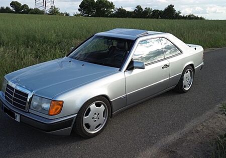 Mercedes-Benz E 300 C124 300CE