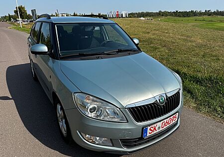 Skoda Fabia Combi Family*TEMPOMAT*KLIMAAUTO*PDC*SITZHZ