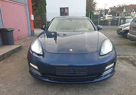 Porsche Panamera 4