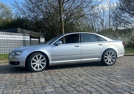 Audi A8 4.2 FSI tiptronic quattro -