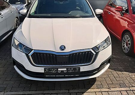 Skoda Octavia Kombi Autom,Hybrid LED-Navi-Kamera-PDC
