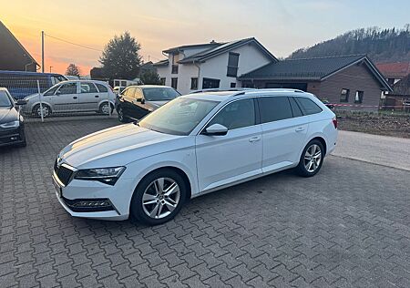 Skoda Superb Combi L&K LED LEDER PANO AHK DSG LKH NAVI