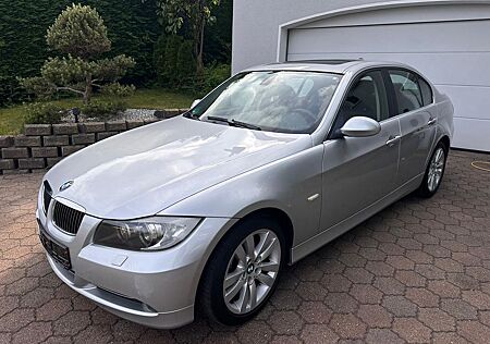 BMW 330 Lim, Automatik,XENON,LEDER,2.HD