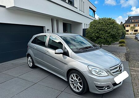 Mercedes-Benz B 200 CDI Automatic 51000KM