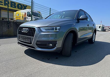 Audi Q3 2.0 TFSI S tronic quattro -