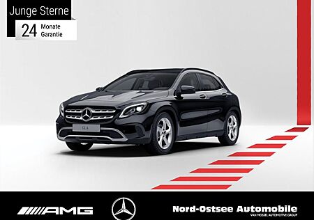 Mercedes-Benz GLA 180 STYLE PANO LED NAVI KAMERA SITZHEIZUNG