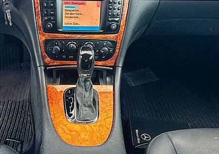Mercedes-Benz CLK 200 Kompressor*AUTOMATIC*NAVI+DVD*LEDER*PDC*