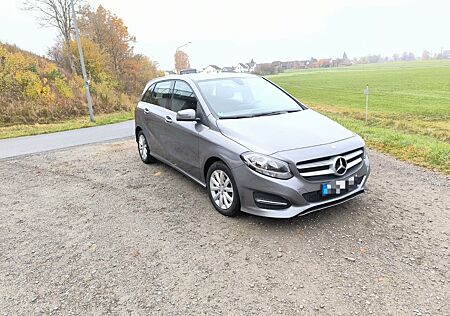 Mercedes-Benz B 180 -