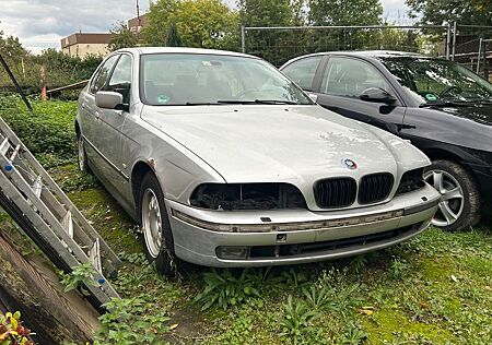 BMW 523i