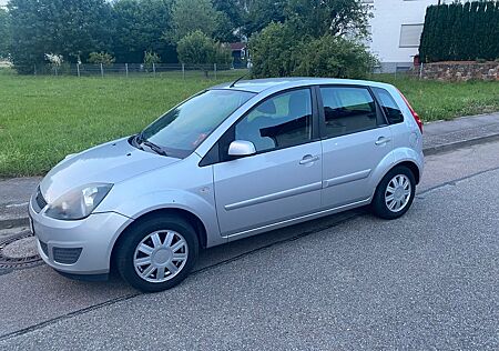 Ford Fiesta 1,4 16V Ambiente Ambiente