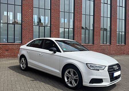Audi A3 35 TFSI S tronic Limousine -