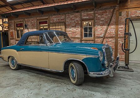 Mercedes-Benz 220 S Ponton Cabrio mit Volleder