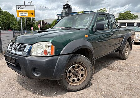 Nissan Navara 2.5 4x4/ Klima /