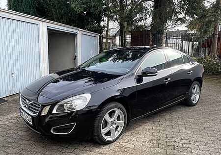 Volvo S60 D3 2.0 Automatik Summum Insp. & HU neu!