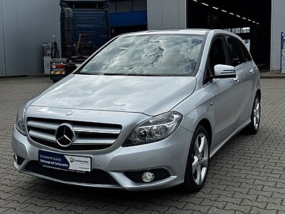 Mercedes-Benz B 180 Garantie *nur 63000 Km *Navi*BlueEfficieny