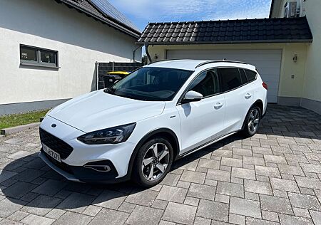 Ford Focus 1,0 EcoBoost Hybrid 114kW Active Turnier