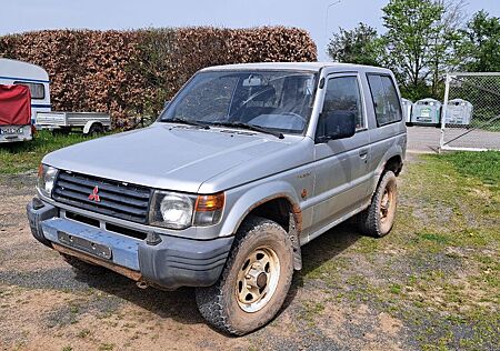 Mitsubishi Pajero 2500 Turbo-Diesel *Voll fahrbereit* *4x4*