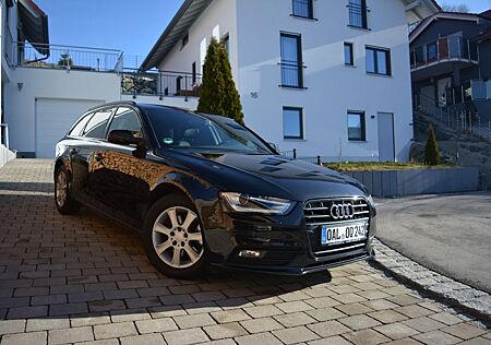 Audi A4 1.8 TFSI+NAVI+BI-XENON+18ZOLL