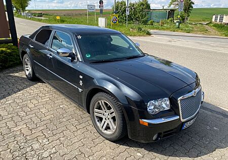 Chrysler 300C 3.5 V6 Autom. - Text lesen -