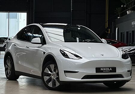 Tesla Model Y LONG RANGE - WINTERPACK - WHITE SEATS