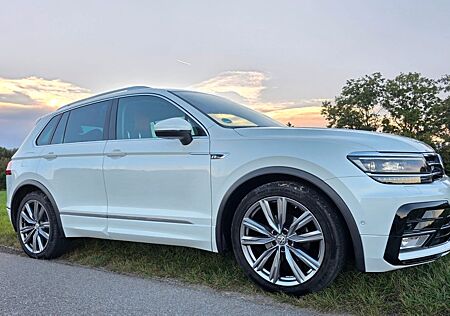 VW Tiguan Volkswagen R-LINE Leder Pano KeyL VirtualD DSG Voll