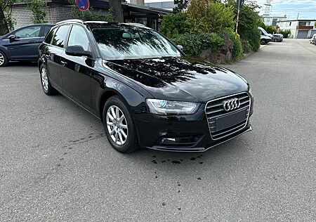 Audi A4 2.0 TDI 140kW Attraction Avant,Navi,kamer,AHK