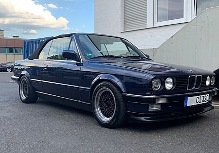 BMW 320i E30 Top-gepflegter Klassiker zu verkaufen