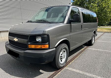 Chevrolet Express 6.0 V8, 8 sitz, 42 000 km