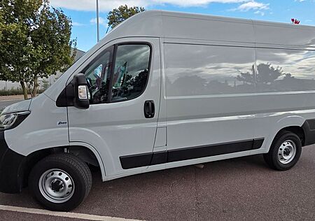 Fiat Ducato Transporter hellgrau L2H2 140PS fast neu
