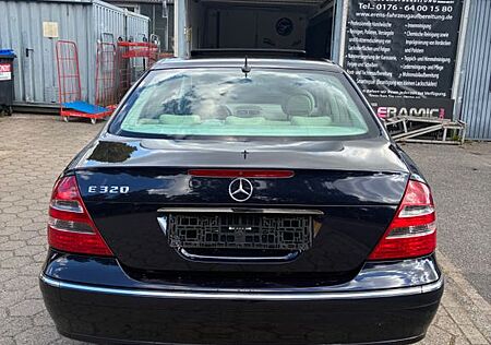 Mercedes-Benz E 320 ELEGANCE 1.Hand HarmanKardon Memory SHD