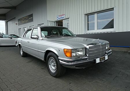 Mercedes-Benz 350 SEL, Sonderschutzvariante, Schiebedach