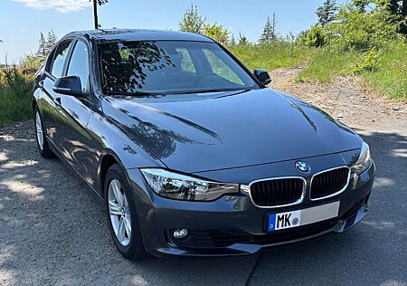 BMW 320i -