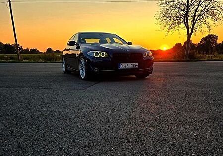 BMW 523i -