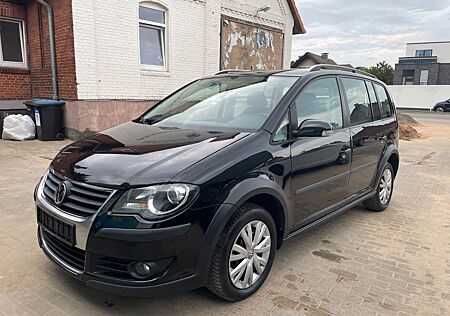 VW Touran Volkswagen Cross