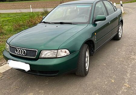 Audi A4 1.6 - 101 PS Klimaautomatik Alufelgen HU 3/26