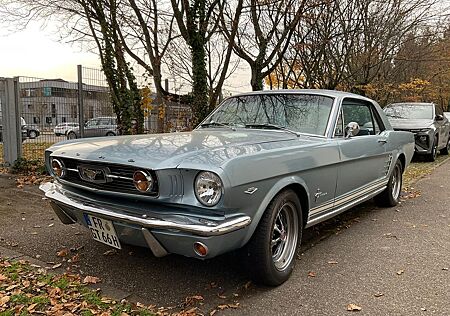 Ford Mustang Coupé 4.7 V8 Automatik / H-Kennzeichen