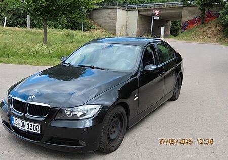BMW 318i -Tüv Januar 2027 Sommer und Winterfelgen