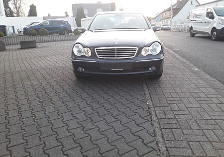 Mercedes-Benz C 200 CGI AVANTGARDE HU nue Xenon Tempo