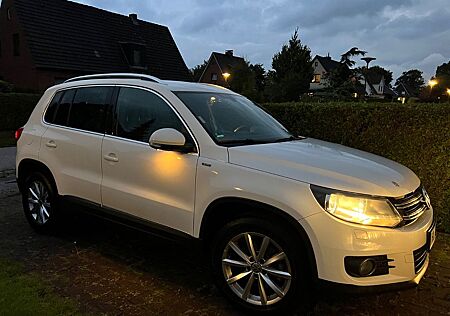 VW Tiguan Volkswagen 1.4 TSI 92 BMT LOUNGE Sport & Style L...